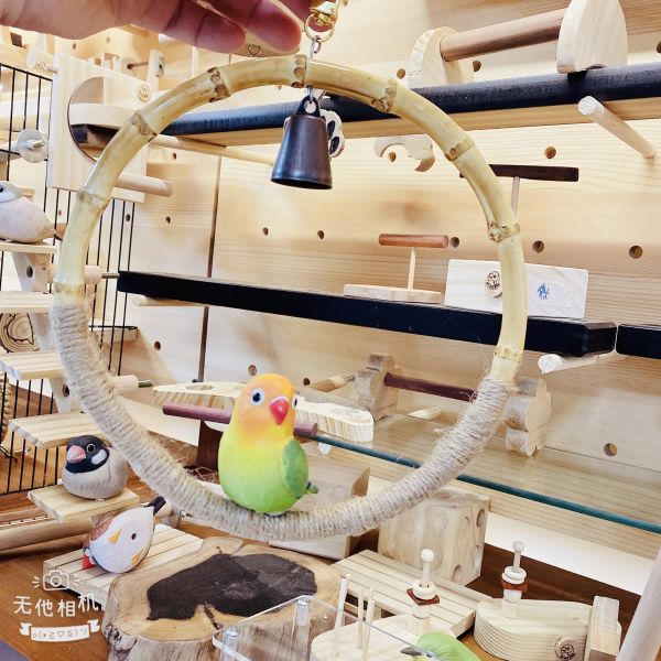 MY PET BIRD 鸚鵡竹鞦韆 鳥用鞦韆
小鸚鵡鞦韆
3D立體造型鞦韆
方形支架座鞦韆
鳥類遊戲玩具
鳥類運動器材
室內外適用鳥類鞦韆
容易清洗鳥用鞦韆
鳥類健康促進器材
鳥類樂趣遊戲器材