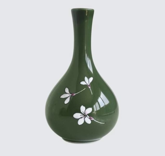 Taiwan Tung Blossom Vase 