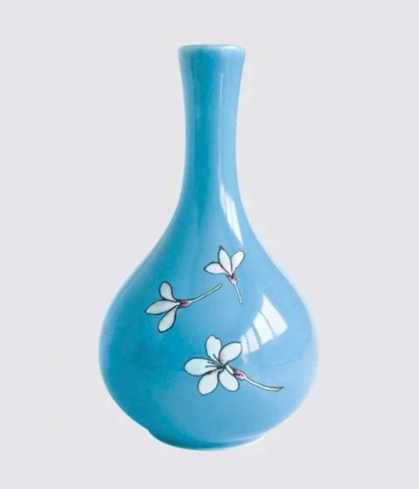 Taiwan Tung Blossom Vase 