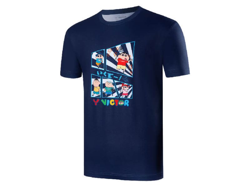 VICTOR X CRAYON SHINCHAN 蠟筆小新  聯名 聯名T恤 T-404CS B 世紀藍 VICTOR X CRAYON SHINCHAN,蠟筆小新,聯名,聯名T恤,T-404CS B