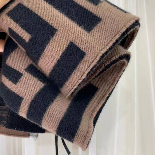 特價FENDI 雙面提花經典FF圖案羊毛披肩圍巾(售價已折) FENDI,圍巾