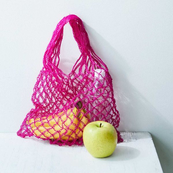 透かし編みバッグが編める　鮮やかプラコードの糸 