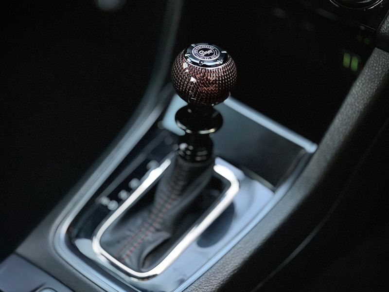 SUYA Shift Knobs and CVT Shift Lever (Luxurious Carbon) 