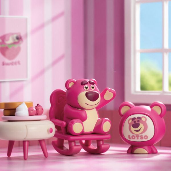 熊抱哥 草莓熊的房間 Lotso's Room Disney 迪士尼 52Toys Disney 迪士尼,熊抱哥 Lotso,草莓熊的房間,上班好朋友,盲盒專賣,52toys 盲盒,玩具總動員 熊抱哥