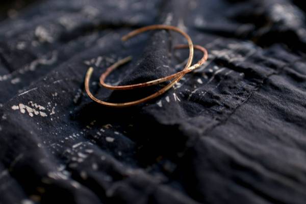 MUCAO | 蝕 solar eclipse系列：細黃銅C型單圈手環 