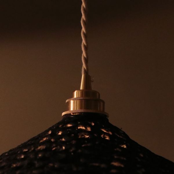 康力升｜Ø30cm 圓錐吊燈（黑色天然漆） 