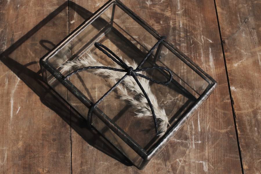 真真鑲嵌玻璃研究所 l 台灣老玻璃盒 l 透明黑框 