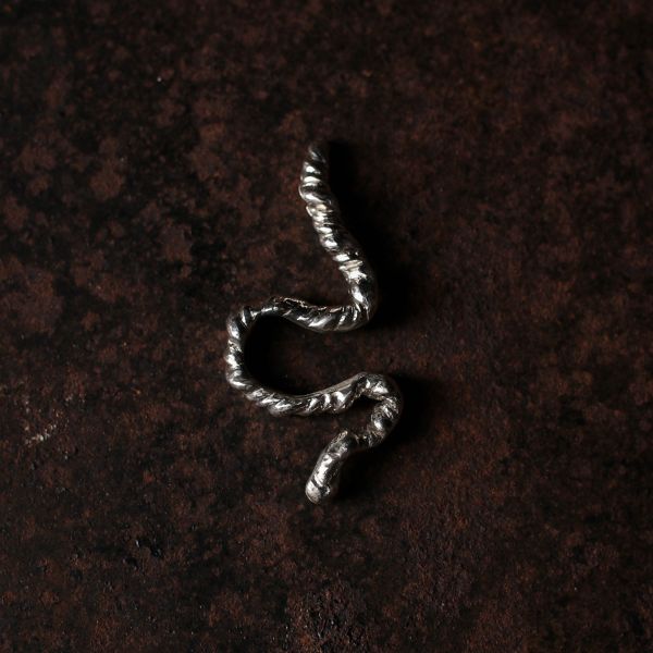 MUCAO｜Golden Clue 金色線索 繩索蛇耳骨夾（純銀） 