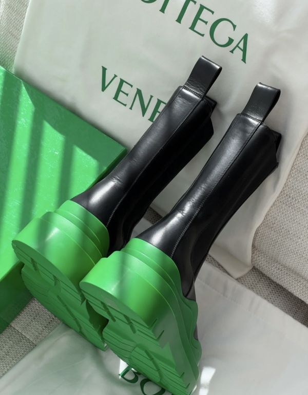 Bottega Veneta 630297 女款 BV Tire 拉伸長靴    黑色/鸚鵡綠     IT35/35.5/36/36.5/37/37.5/38 