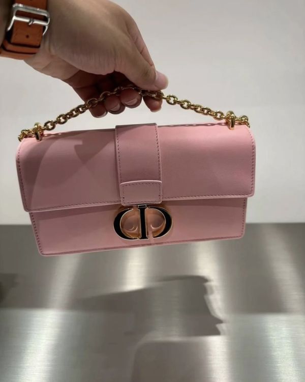 Dior 30 Montaigne 橫向手袋附鏈帶  蜜桃粉色小牛皮 Dior 30 Montaigne 橫向手袋附鏈帶  蜜桃粉色小牛皮