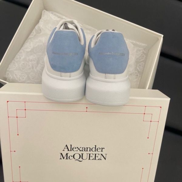 Alexander McQueen Oversized 女款厚底球鞋  粉藍尾/增高5公分    IT 35/35.5/36/36.5/37/37.5/38/38.5 
