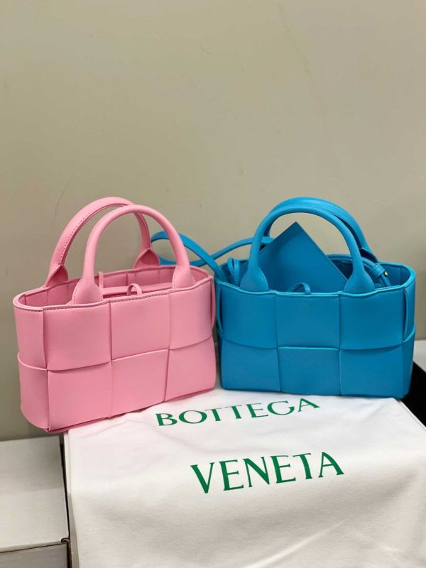 Bottega Veneta 729029 Candy Arco 托特包    附可拆卸小包及長肩帶    藍色 