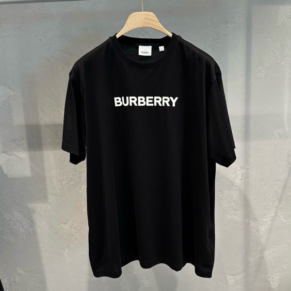 Burberry 80553071 男款標誌印花短袖棉T 上衣  XS/S/M/L/XL  黑色 Burberry 80553071 男款標誌印花短袖棉T 上衣

XS/S/M/L/XL

黑色