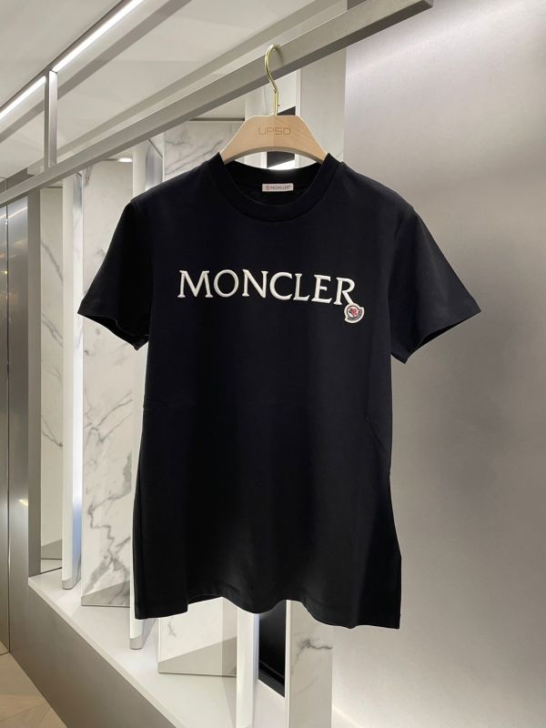 Moncler 女款標誌刺繡棉T/上衣  黑色﻿  XS/S/M/L﻿ 