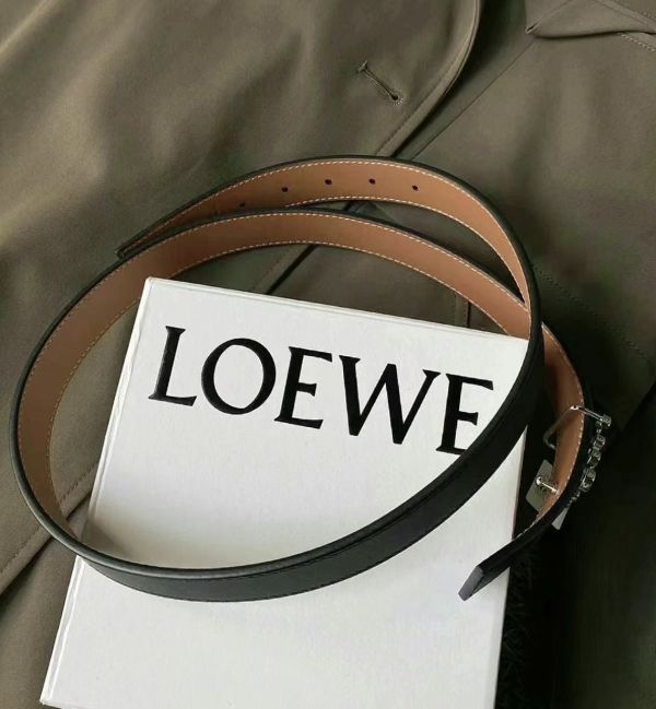 Loewe 男款 光滑小牛皮 Anagram 銀釦雙面可用  寬版腰帶4公分    焦糖色/黑色    95/100/105公分 LOEWE,Hammock