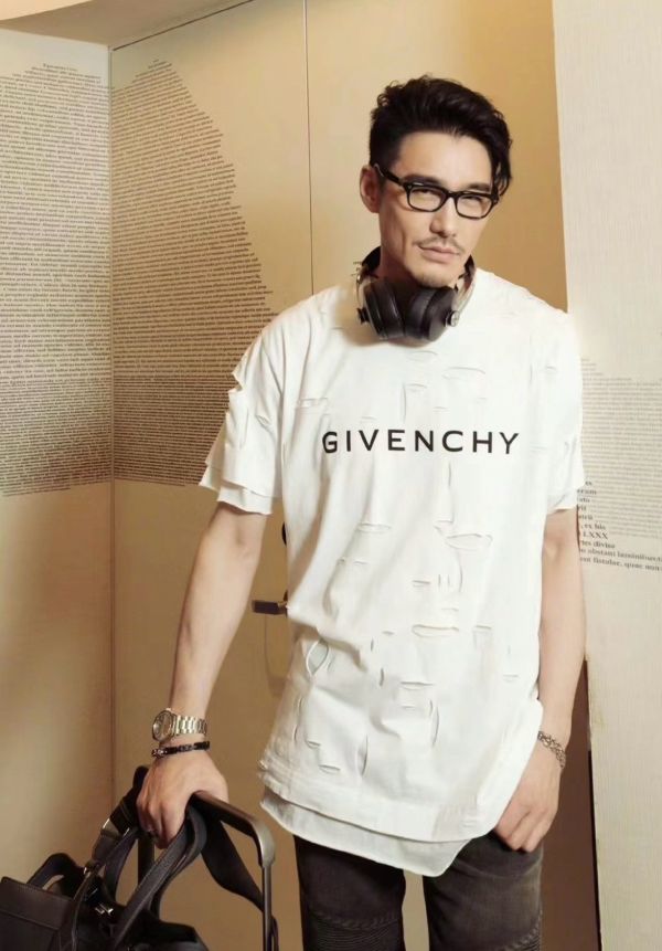 Givenchy 男款 超大版型短袖破壞效果鏤空棉T/上衣    灰褐色    S/M/L/XL Givenchy 男款 超大版型短袖破壞效果鏤空棉T   灰褐色    S/M/L/XL
