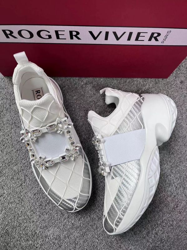 Roger Vivier Viv Run Lacquered Buckle 運動鞋  增高7.5公分 白色  IT 35/35.5/36/36.5/37/38/39 Roger Vivier Viv Run Lacquered Buckle 運動鞋