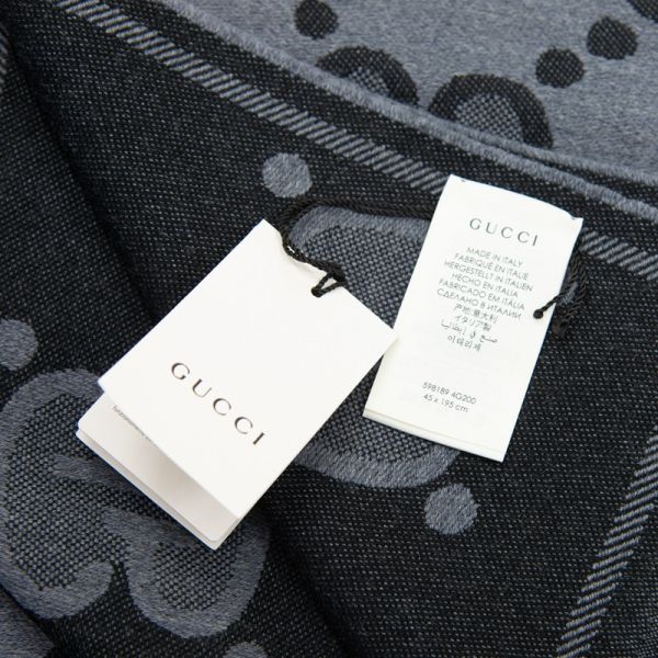 Gucci 598189 GG 羊毛緹花圍巾  黑色及灰色 Gucci 598993 GG 羊毛緹花混金線圍巾

黑色及象牙色