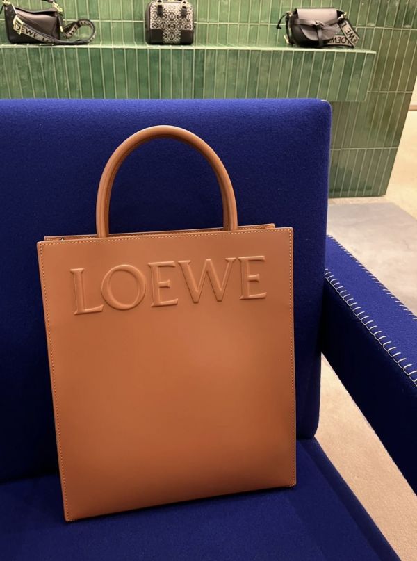 Loewe Standard A4 光滑小牛皮托特包  附可斜背長肩帶  古銅色 LOEWE,Hammock