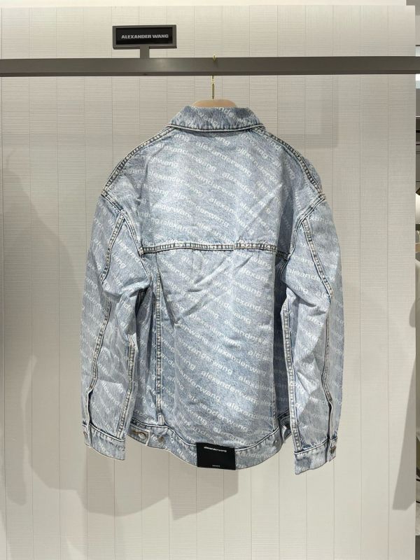 Alexander Wang 女款後翻式標誌牛仔夾克  淺藍色  XS/S/M 