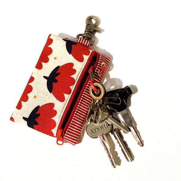 卡片鑰匙包 (紅花) 日本布 接單生產* 鑰匙包,keyholder,鑰匙收納,キーケース,kyecase,隨身小包,客製化,KeyPouch,KeyPocket,キーホルダー,HandmadeKeyCase,卡片鑰匙包,卡片收納
