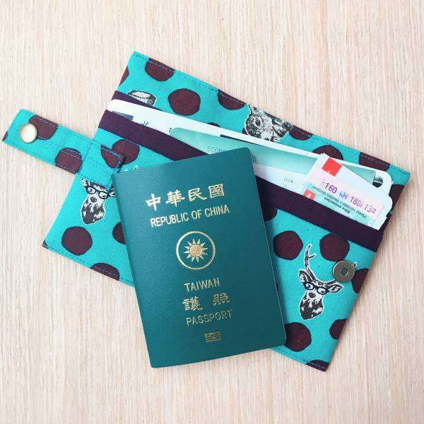 護照套+扣帶 (兔與鹿湖水綠深紫點)  接單生產* 護照套,passportcase,パスポートケース