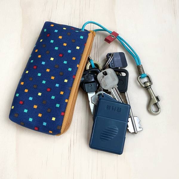 拉鍊鑰匙包 (繽紛小方格-藍) 日本布 接單生產* 鑰匙包,keyholder,鑰匙收納,キーケース,kyecase,隨身小包,客製化