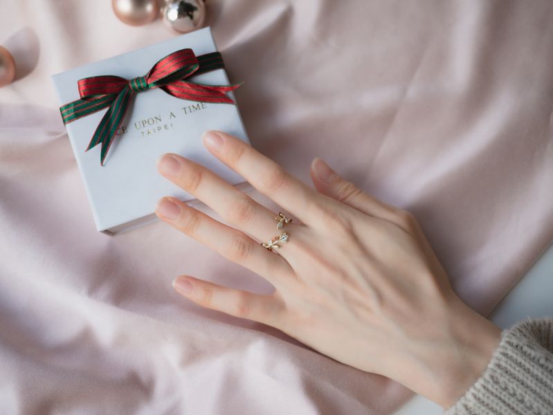 Xmas | 聖誕槲寄生花環戒指 * 2 色 槲寄生戒指 戒指 聖誕節禮物 交換禮物 女生禮物 
植物戒指 黃銅 黃銅戒指 花環戒指