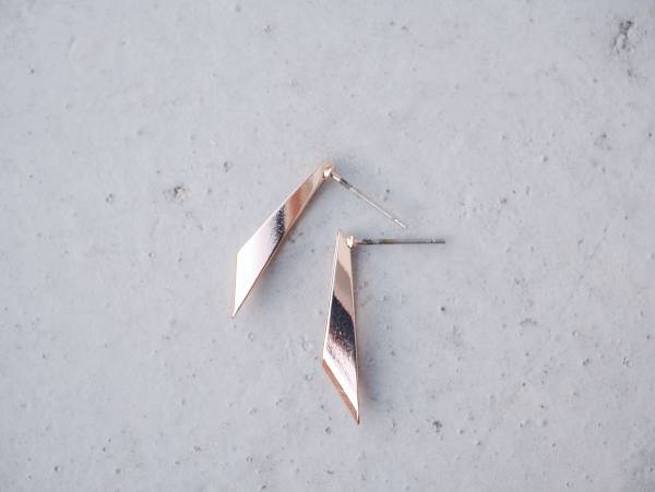 symmetrical-a pair of slab-sided form earrings < once upon a time*earrings > symmetrical earrings