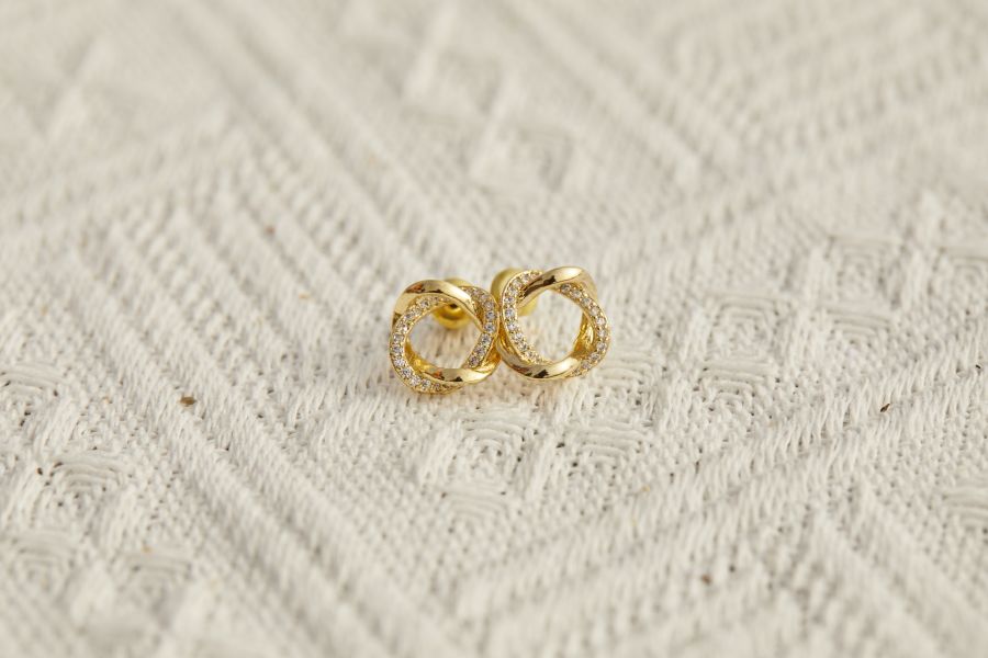 Infinity | 耳環 | 18k鍍金 | 鋯石 | 925銀針 18K,18K金,K金,飾品,耳環,項鍊,歐美,波希米亞風,925純銀,純銀飾品,鋯石