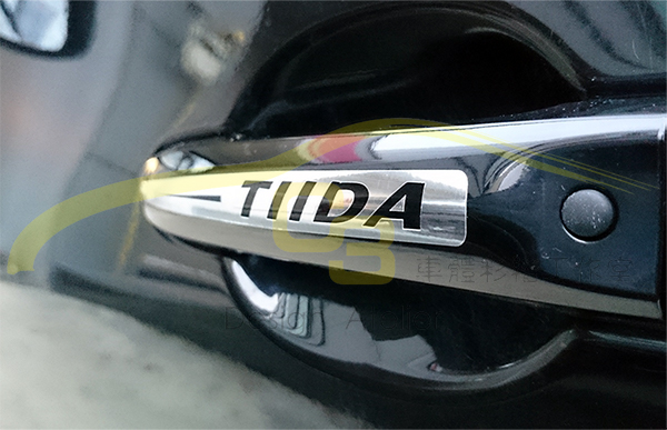 Nissan Big Tiida 2012~2014年式 把手貼紙 Nissan,Big,Tiida,車門貼,把手貼,手把貼,carbon,造型,貼紙,車身膠膜,電鍍