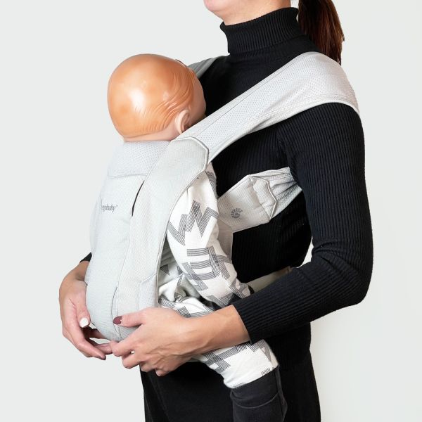 【ergobaby】Embrace 環抱二式初生嬰兒背帶柔軟透氣款 (灰色)
