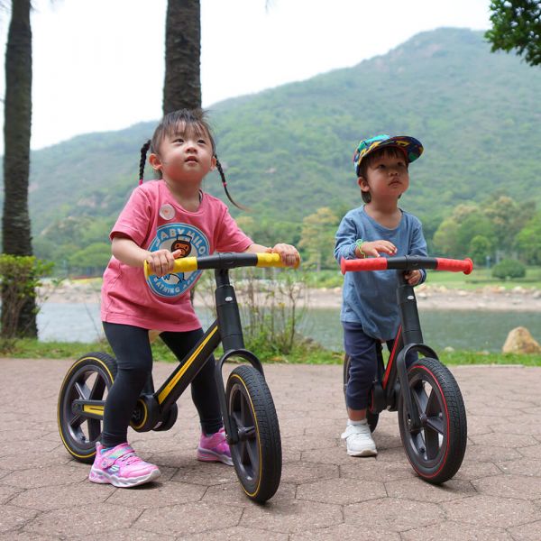【mimi】日本輕量折疊攜帶式滑步車(防爆膠)-活力黃 mimi-trike,FFB12,兒童滑步車,平衡滑步車,幼童滑步車,兒童平衡車,日本滑步車,push bike,mimi,push bike