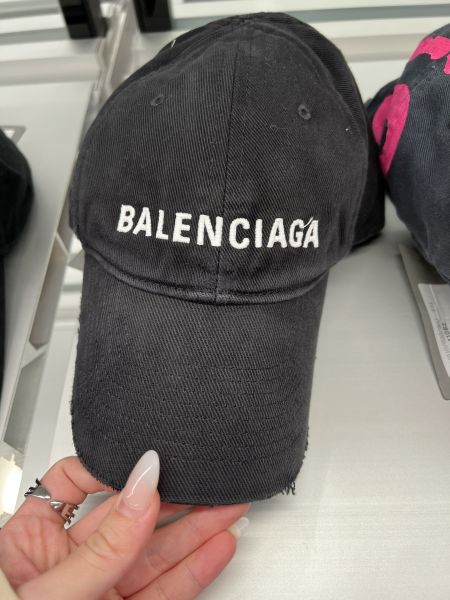 Balenciaga 水洗破壞感老帽