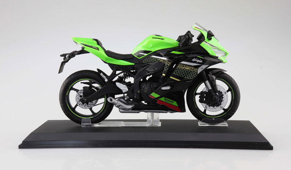 再販] AOSHIMA 青島1/12 川崎Kawasaki 機車Ninja ZX-25R 檸檬綠烏木黑 