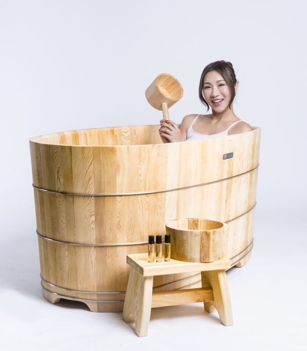 台灣檜木泡澡桶 檜木桶
台灣檜木桶
泡澡桶
泡澡桶推薦