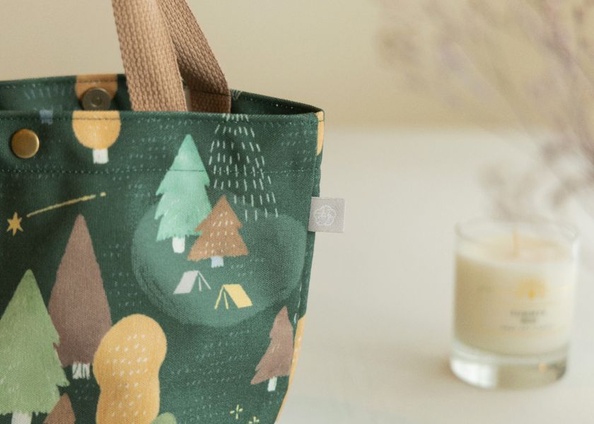 【森林走走-墨綠-散步提袋】 手提斜背 / 兩款 印花,提袋,包袋,手提袋,側背包,斜背包,隨身包袋,禮物,生日禮物,聖誕