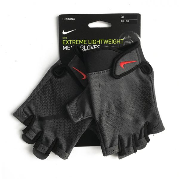 NIKE Men's Extreme Fitness 手套 健身手套 一組2入 三種尺寸 透氣保護 健身手套
手套
NIKE