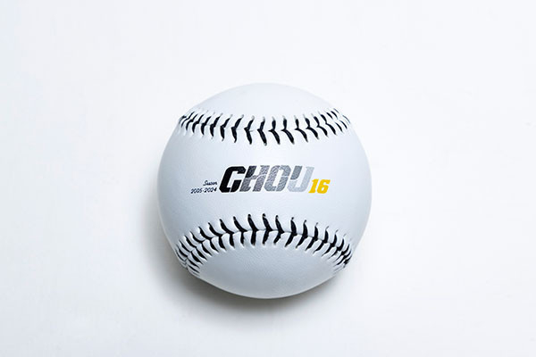 CHOU 16生涯年度經典紀念棒球(親簽版) shuai,甩甩,生活,棒球,運動,比賽,打球,簽名,收藏,展示,CHOUSZUCHI,XVI,16號,中信兄弟,紀念棒球,20年