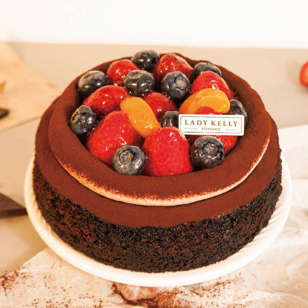 水果古典巧克力蛋糕-6吋 水果古典巧克力蛋糕,巧克力,布朗尼,苦甜巧克力,水果,慶生,台北人氣蛋糕,生日蛋糕,網購蛋糕,蛋糕推薦,巧克力蛋糕