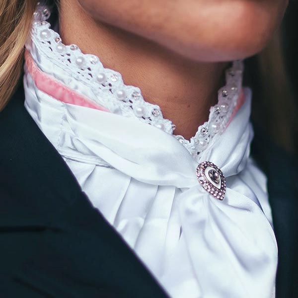EQUESTRIAN STOCKHOLM 比賽用白色領巾 (馬場馬術/珍珠蕾絲鑽飾/緞面/2色可選) 