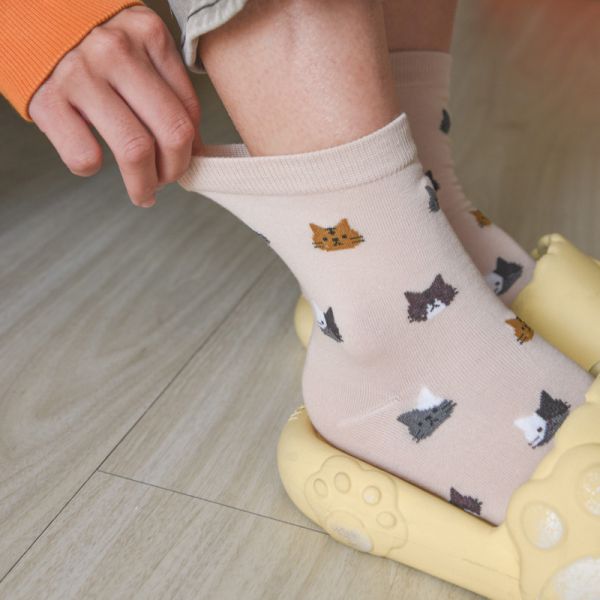 【貓奴一定要有】日系貓頭中筒長襪 五色一組 