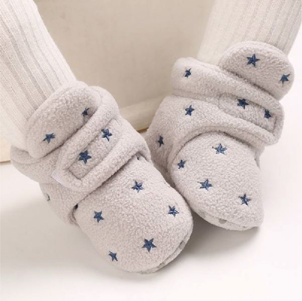 嬰兒保暖鞋-灰星星 極致保暖,對抗寒冬,親膚柔軟,可愛花色,溫暖紮實,穿脫方便,照顧寶寶