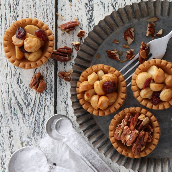 Nut Tarts Gift Box-Macadamia Nut Tart 3 pcs+ Walnut  Tart 3 pcs 雙堅豆陣堅果塔禮盒