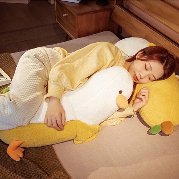 香蕉鴨抱枕 (側躺抱睡超適合) 絨毛玩偶 聖誕 交換禮物 可愛  玩具 娃娃 長條 睡覺抱枕 