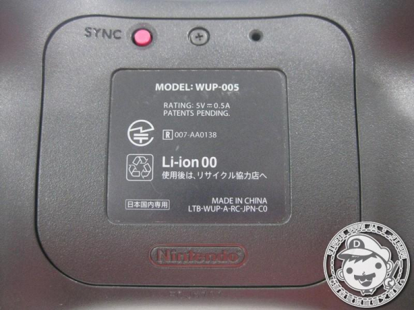 中古二手原廠 Wii U 主機專用 PRO 無線手把(黑色)+USB充電線+全新 WiiU 殭屍U 遊戲片 一套 