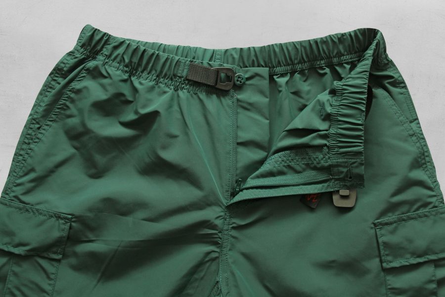 Gramicci - Shell Cargo Short(FOREST GREEN) Gramicci,山系名品,登山,22SS,大輪廓側邊口袋 ,褲檔底部裁片補強,隱藏式調節腰帶