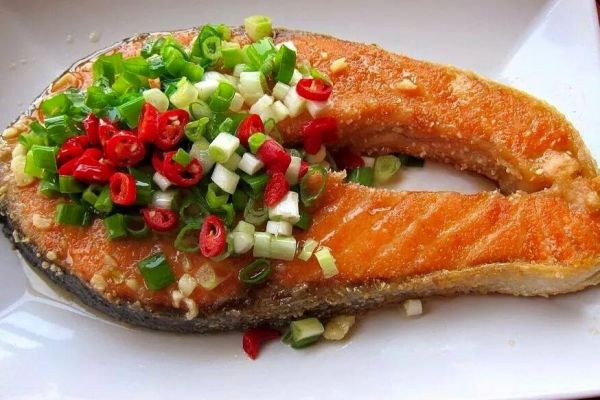 智利厚切鮭魚片  每片淨重超過330g 