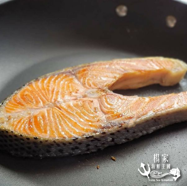 智利厚切鮭魚片  每片淨重超過330g 