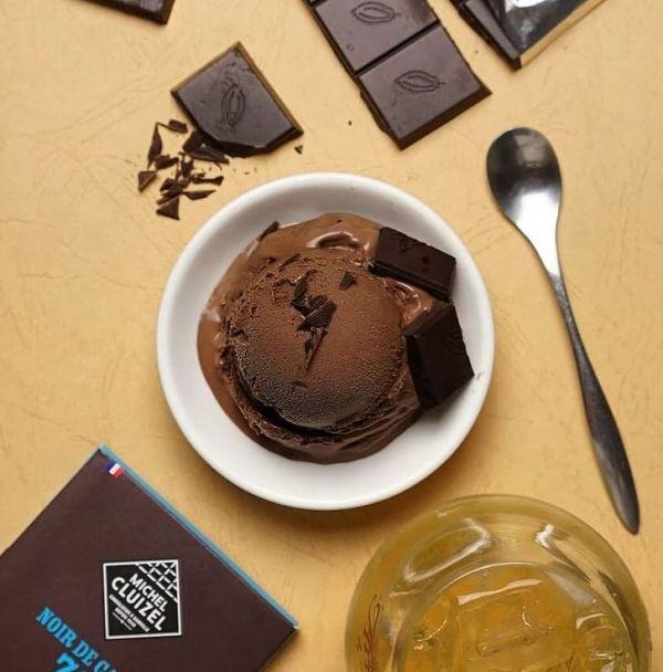 【莊園級黑巧克力冰淇淋】：70%以上昂貴頂級莊園黑巧克力製成！ 駱師傅法式冰淇淋, 巧克力, 法式冰淇淋, 宅配 , 黑巧克力, 法芙娜巧克力, 米歇爾科茲巧克力, 駱英毅